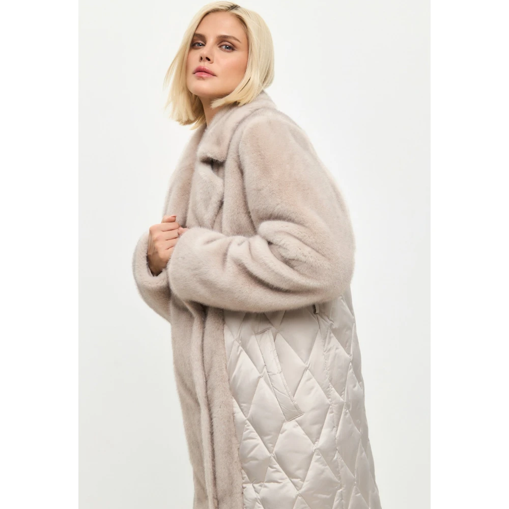 Cesare Gaspari Gewatteerde imitatiebont pareljas voor vrouwen met riem | Chique winterkleding Beige Dames