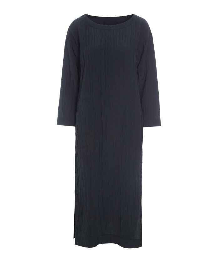 black-hannoki-dress-minimalist-style