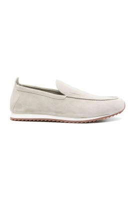 flat-beige-shoes-with-logo-detail