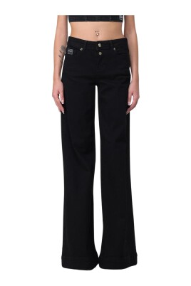 sorte-wide-leg-jeans-med-ombukket-kantsom