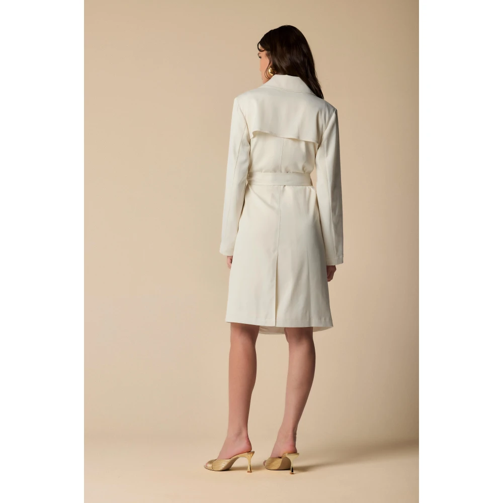 Kocca Stijlvolle Trench Coats voor alle seizoenen White Dames