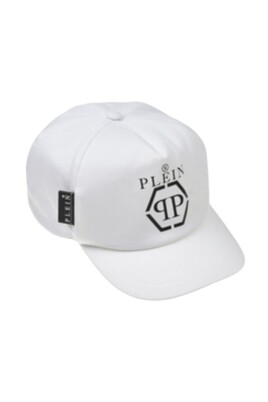 white-hats-and-beanies-for-kids