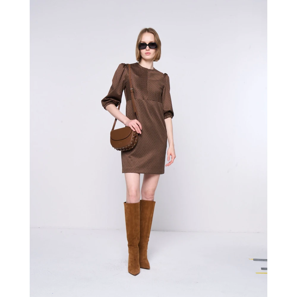 Silvian Heach Fantasie Jurk met Pofmouwen Brown Dames