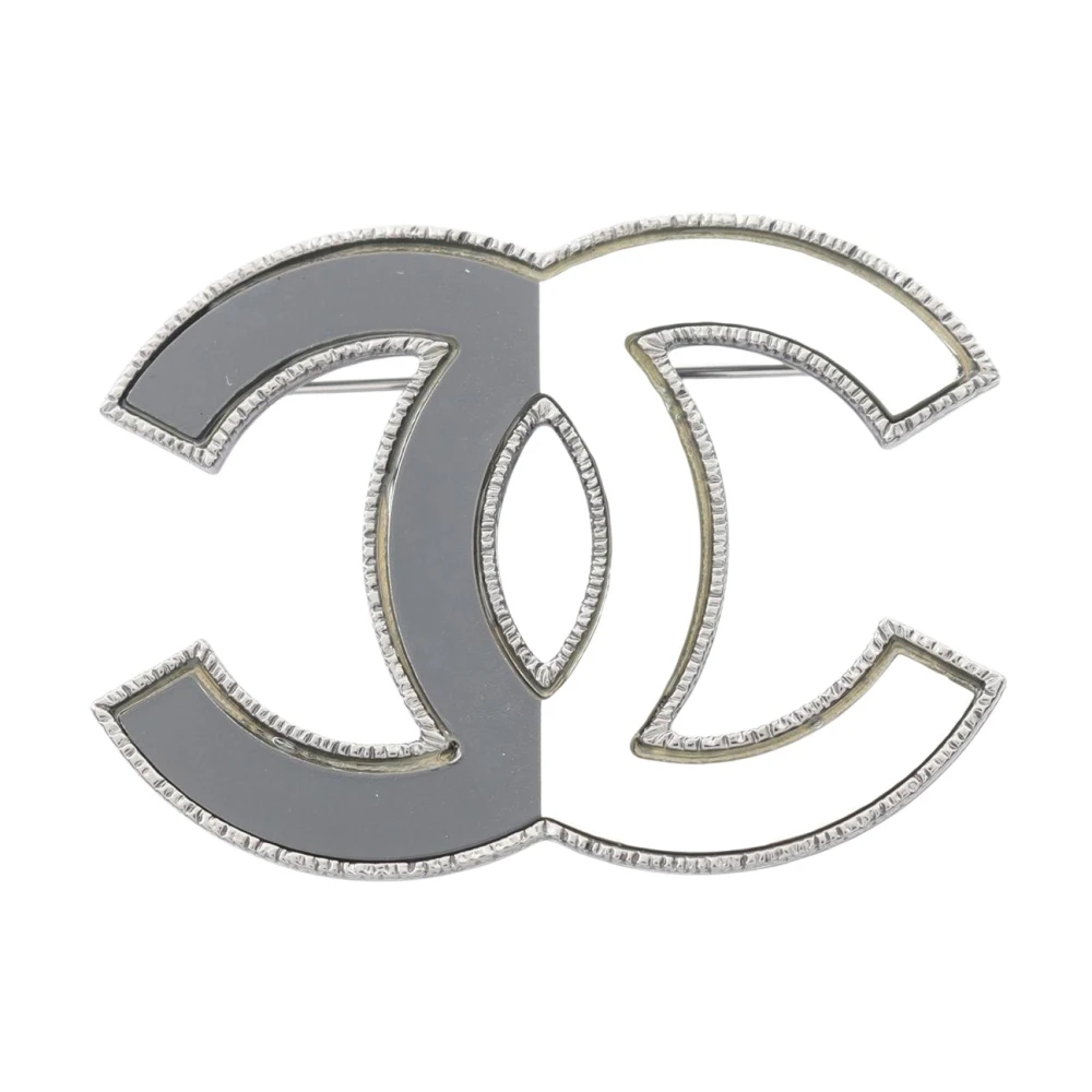 Chanel Vintage Women's Gray Pre-Owned Vintage Cc Logo Brooch