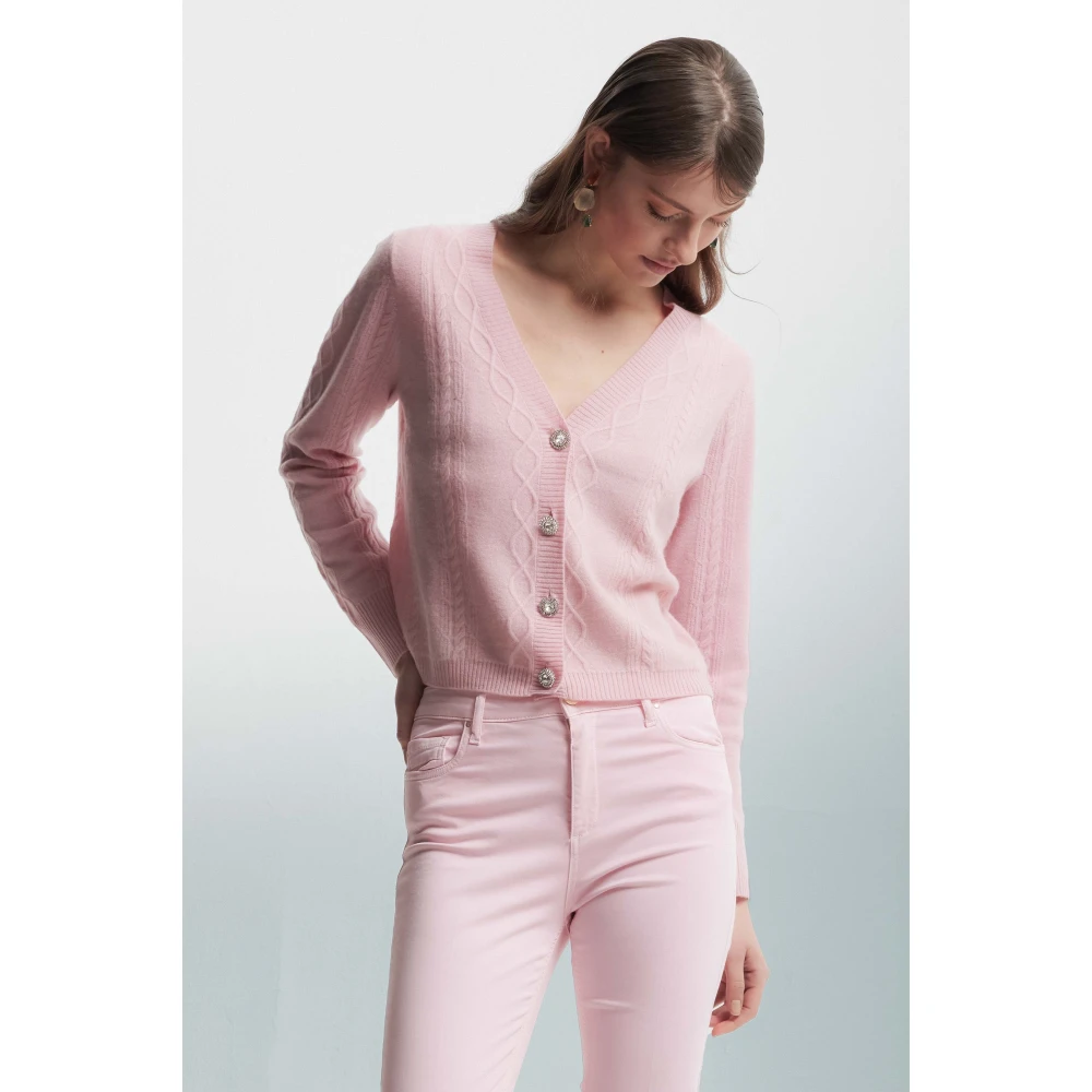 Kocca Wollen Kabeltrui met Juwelen Knopen Pink Dames