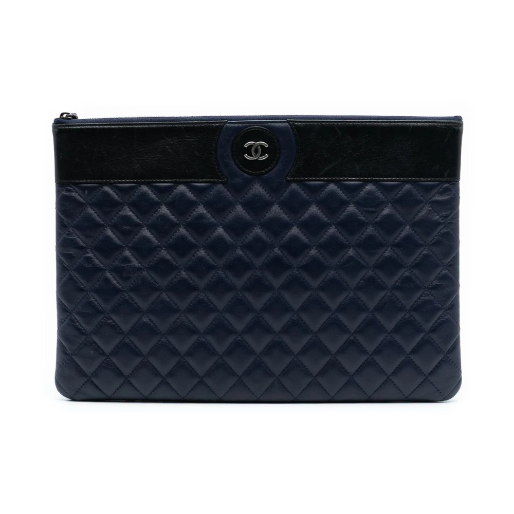 Chanel Vintage Women's Blue Pre-Owned Leather Quilted Pouch
