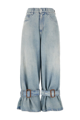 jeans-en-denim-classiques-pour-un-usage-quotidien