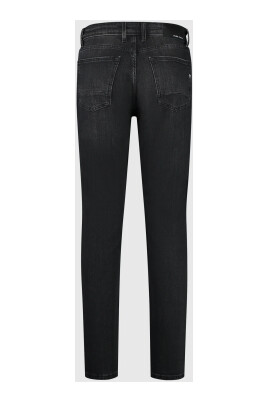 slim-fit-jeans