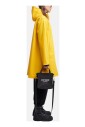 impermeable-jaune-a-ligne-a-mosebacke