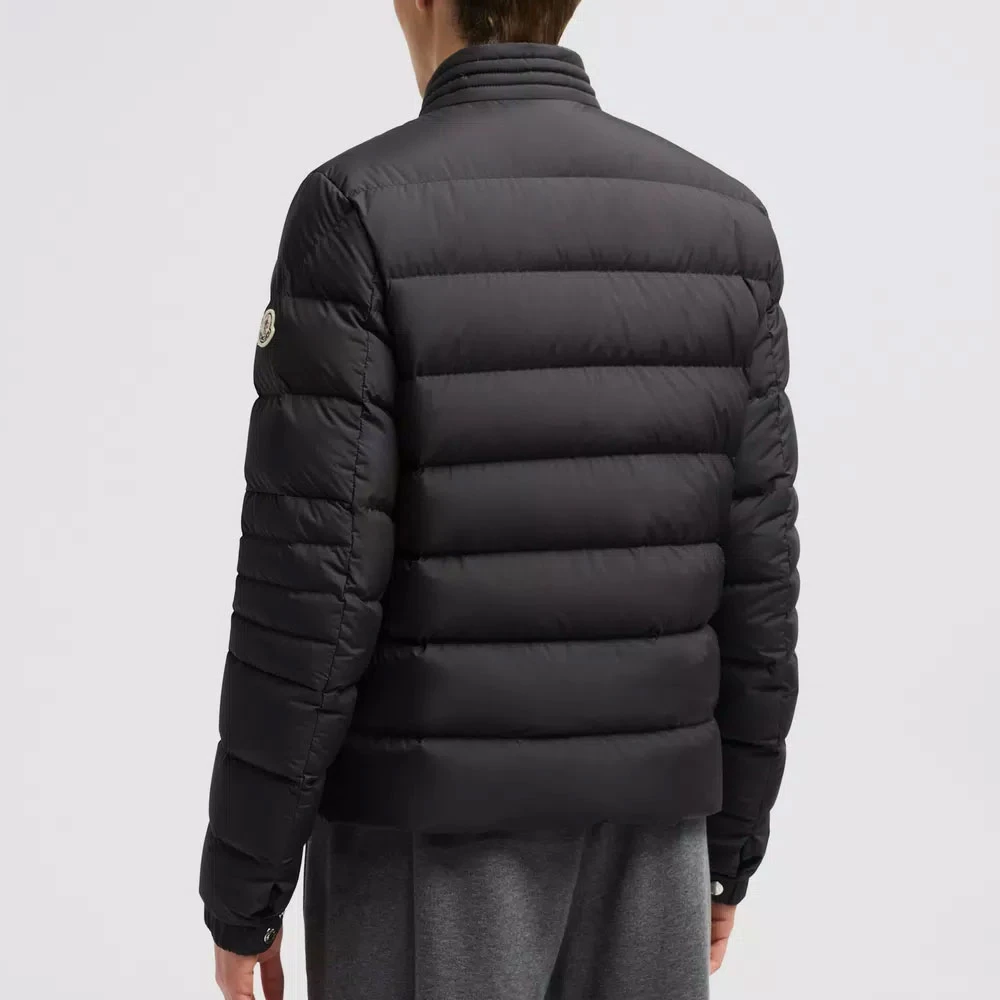 Moncler Kort Donsjack met Slank Design Black Heren