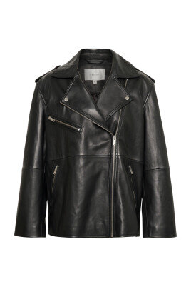 black-leather-jacket-with-flattering-fit