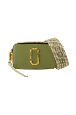 green-leather-crossbody-bag-with-magnetic-clasp