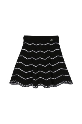 soft-knit-skirt-with-contrast-color-decorations