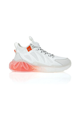 sporty-white-sneakers