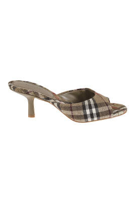 elegant-heeled-mule-checkered-shoes