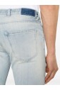 slim-fit-jeans