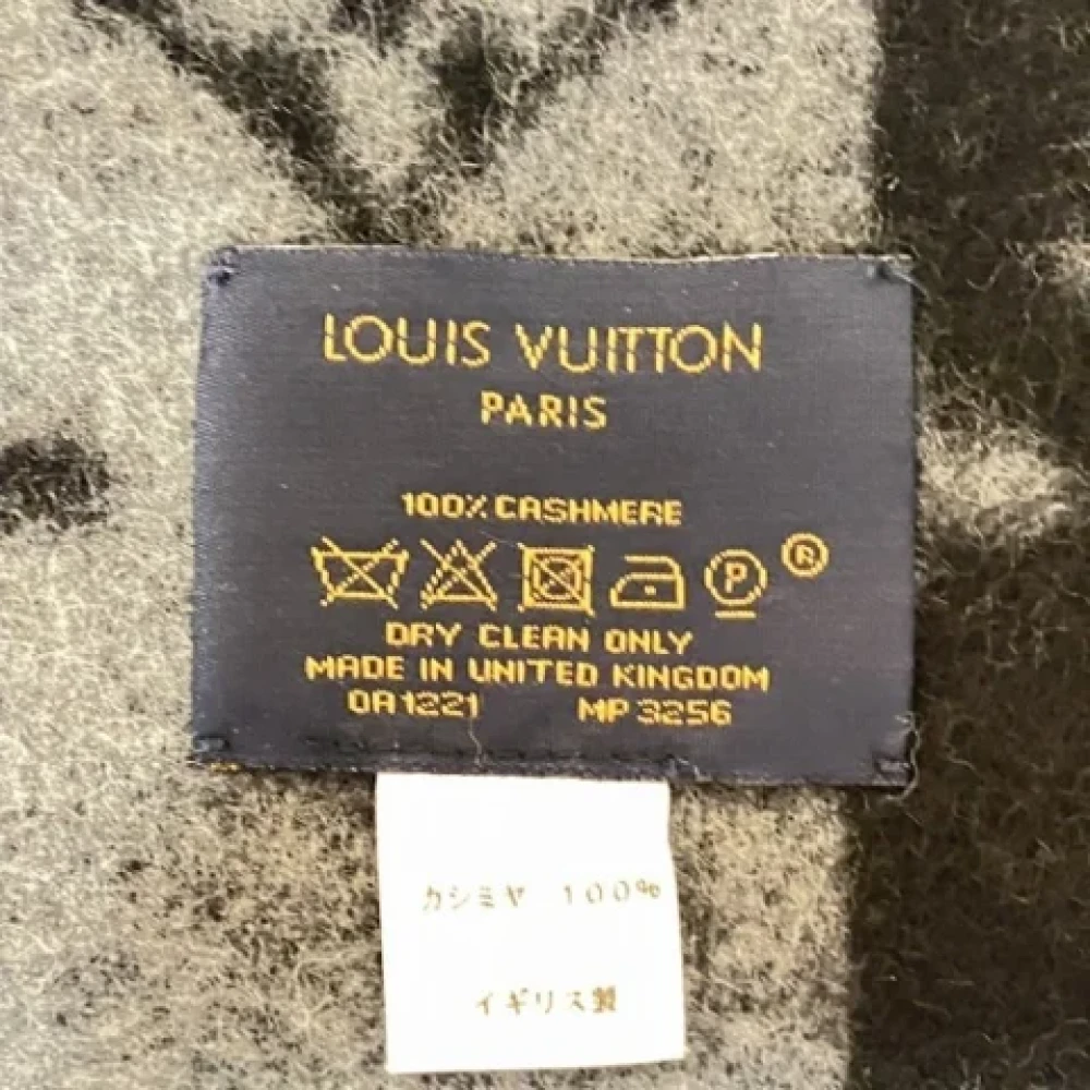 Louis Vuitton Vintage Pre-owned Cashmere scarves Gray Dames