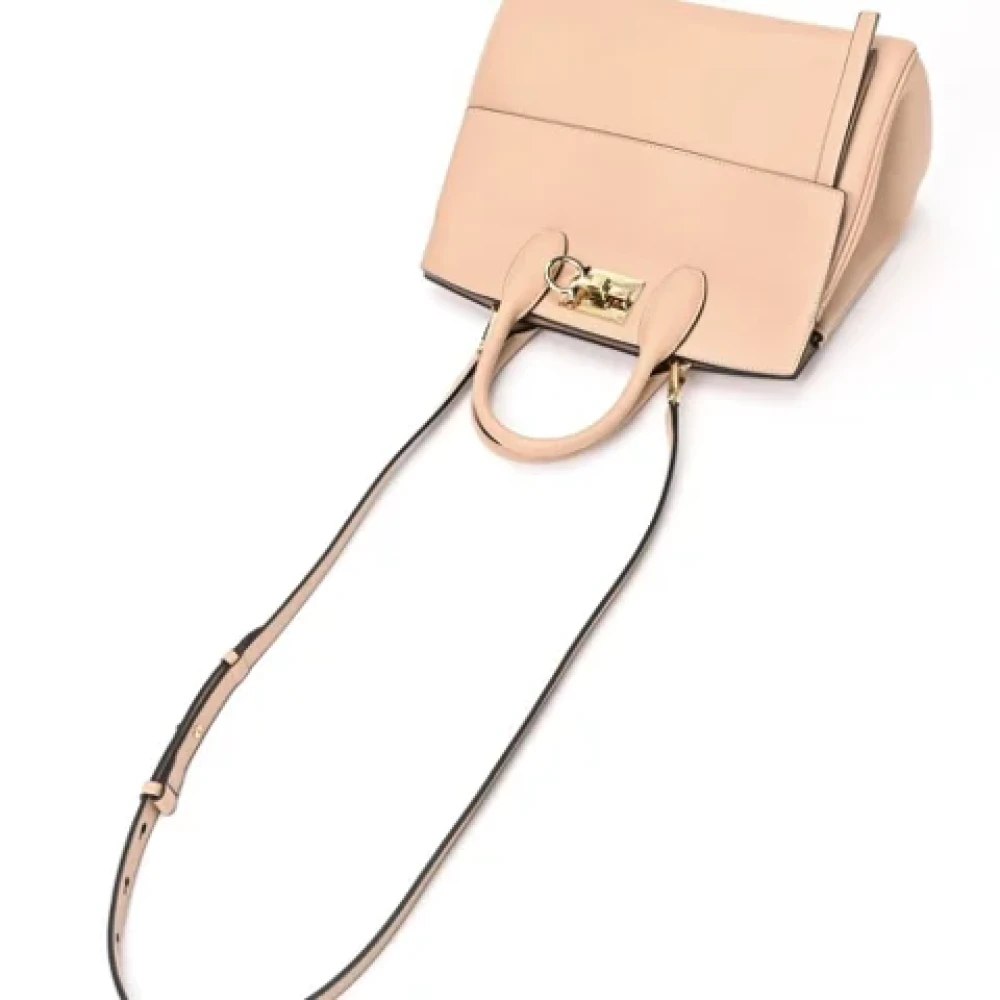 Salvatore Ferragamo Pre-owned Leather handbags Beige Dames