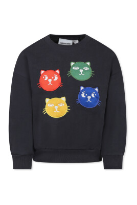 black-cat-embroidered-sweatshirt
