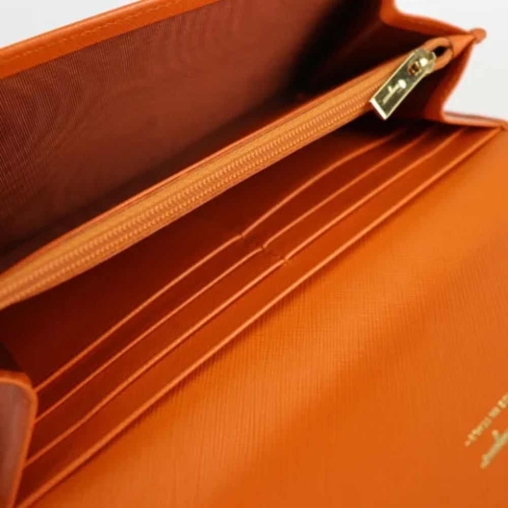 Salvatore Ferragamo Pre-owned Leather wallets Orange Dames