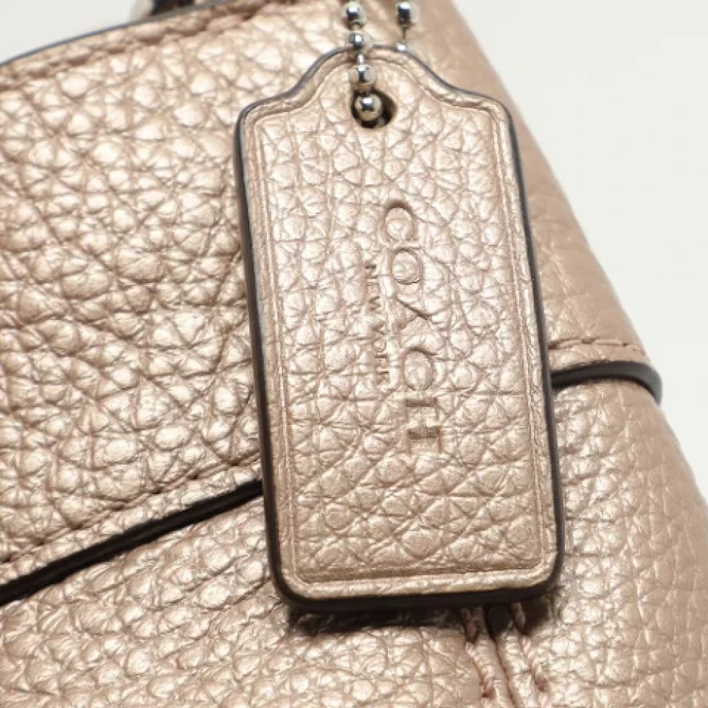 Coach Pre-owned Leather shoulder-bags Beige Dames