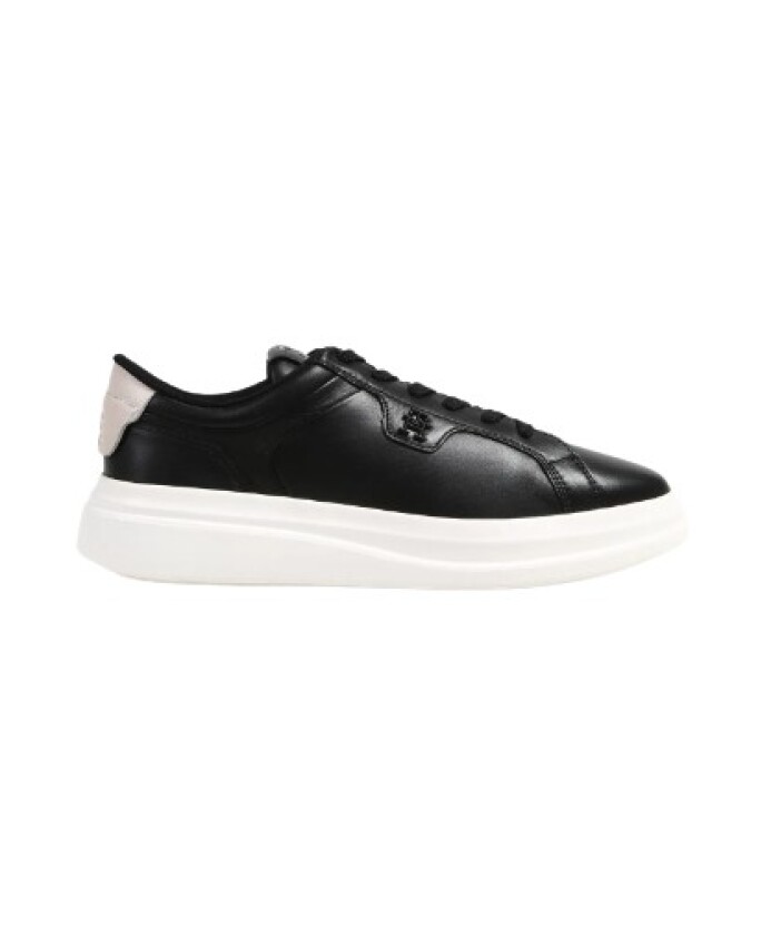 casual-sneakers-for-men-and-women