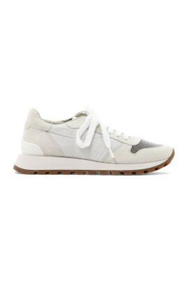 sneakers-blanches-design-elegant-slip-on