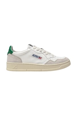 sneakers-en-cuir-blanc-avec-talon-vert