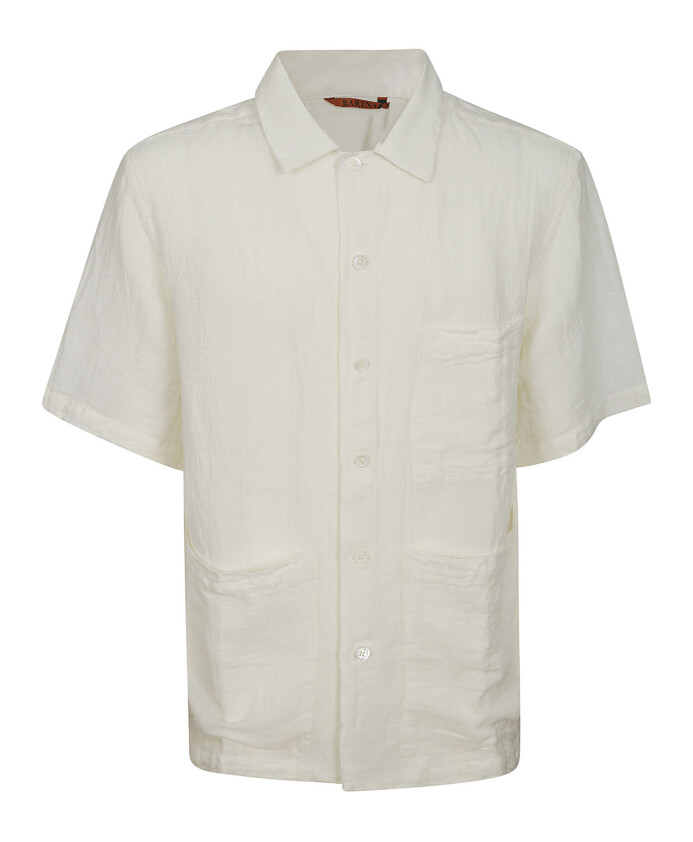 chemise-en-lin-blanc-avec-fermeture-a-bouton