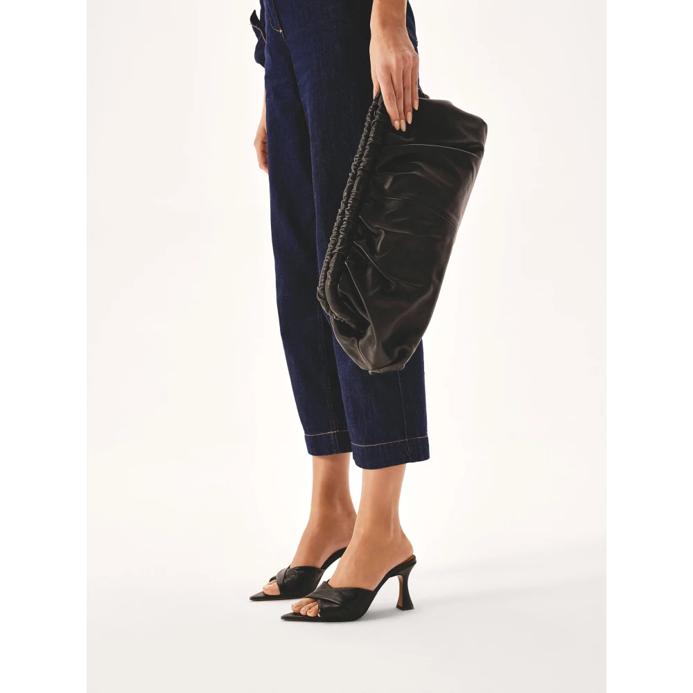 Kazar Zwarte leren handtas met vouw bij metalen frame Black Dames