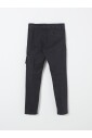 blauwe-cargo-broek-met-zakken