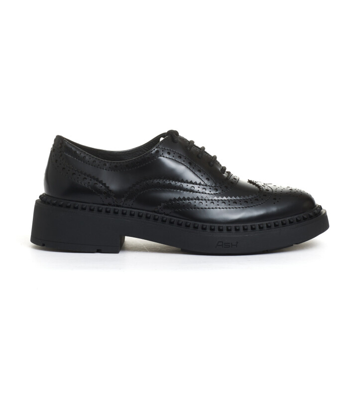 chaussures-a-lacets-en-cuir
