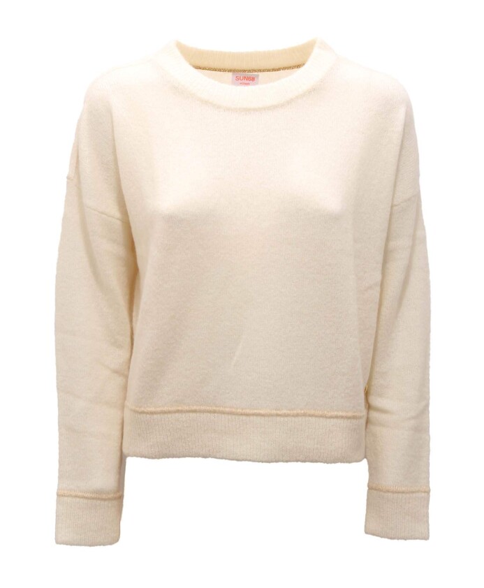 round-neck-heavy-sweater