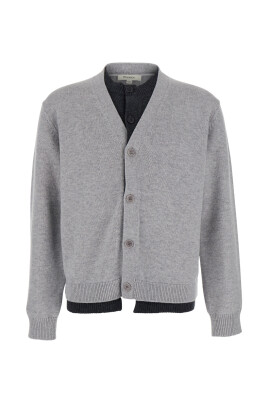 gilet-gris-a-superposition-contrastee-sweaters
