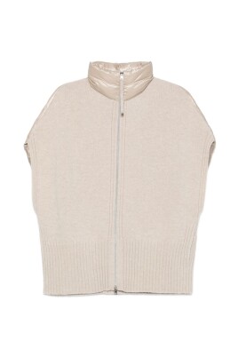white-knitwear-aw25-stylish-jacket