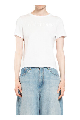 embroidered-logo-slim-tee