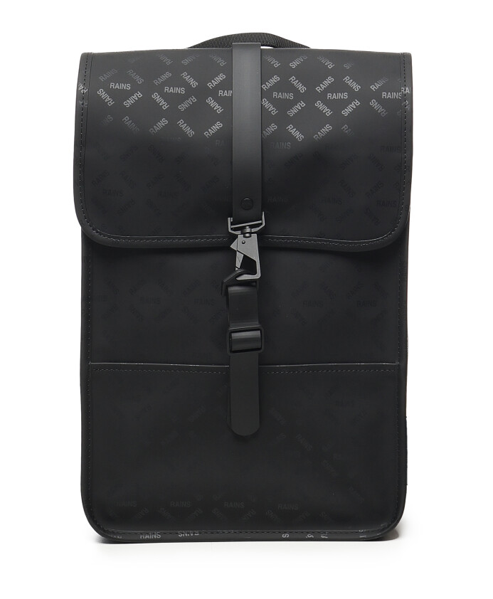 sac-a-dos-noir-avec-fermeture-a-mousqueton