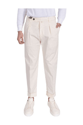 slim-fit-bermuda-shorts-latte-farg