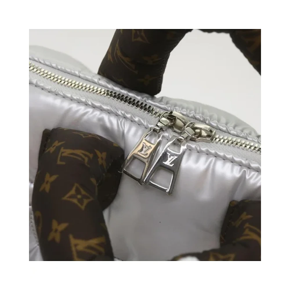 Louis Vuitton Vintage Pre-owned Nylon handbags Gray Dames