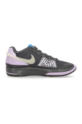 basketball-shoe-with-personal-touch