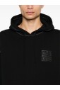 black-hooded-sweatshirt