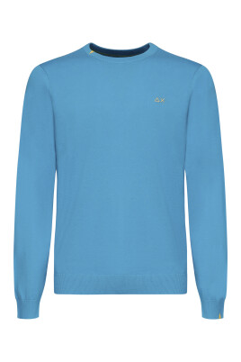pull-brode-avec-bords-coteles