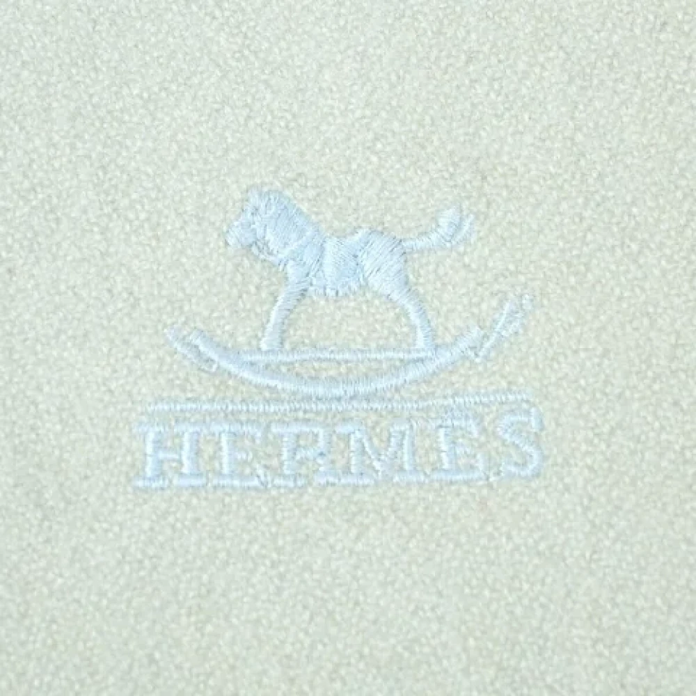 Hermès Vintage Pre-owned Cashmere scarves Green Dames