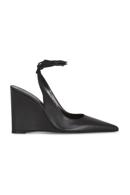 elevate-your-shoe-game-with-wedge-heel-shoes