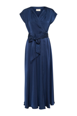 navy-blazer-klanning-med-v-ringning