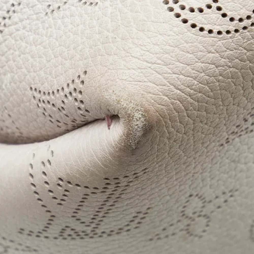 Louis Vuitton Vintage Pre-owned Leather handbags White Dames