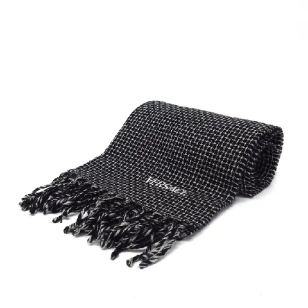 Versace Pre-owned Wool scarves Black Dames