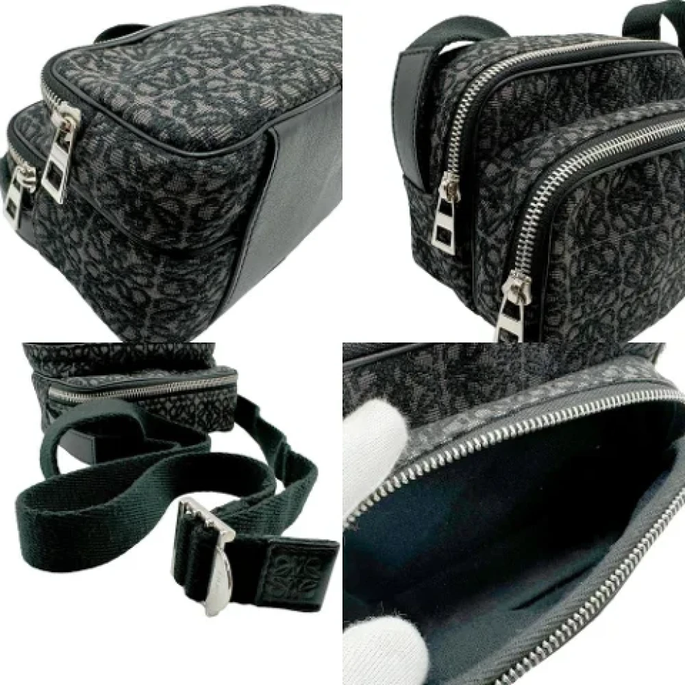Loewe Pre-owned Canvas shoulder-bags Black Dames