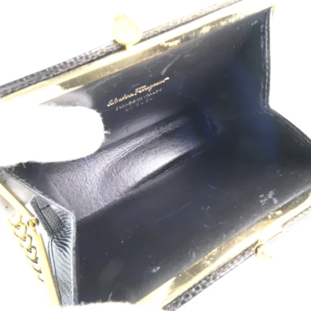 Salvatore Ferragamo Pre-owned Leather shoulder-bags Black Dames