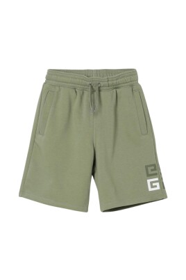 green-shorts-style-comfort